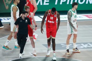 Σοκ με Φαλ στον Ολυμπιακό: Εκτός για 10-12 μήνες!