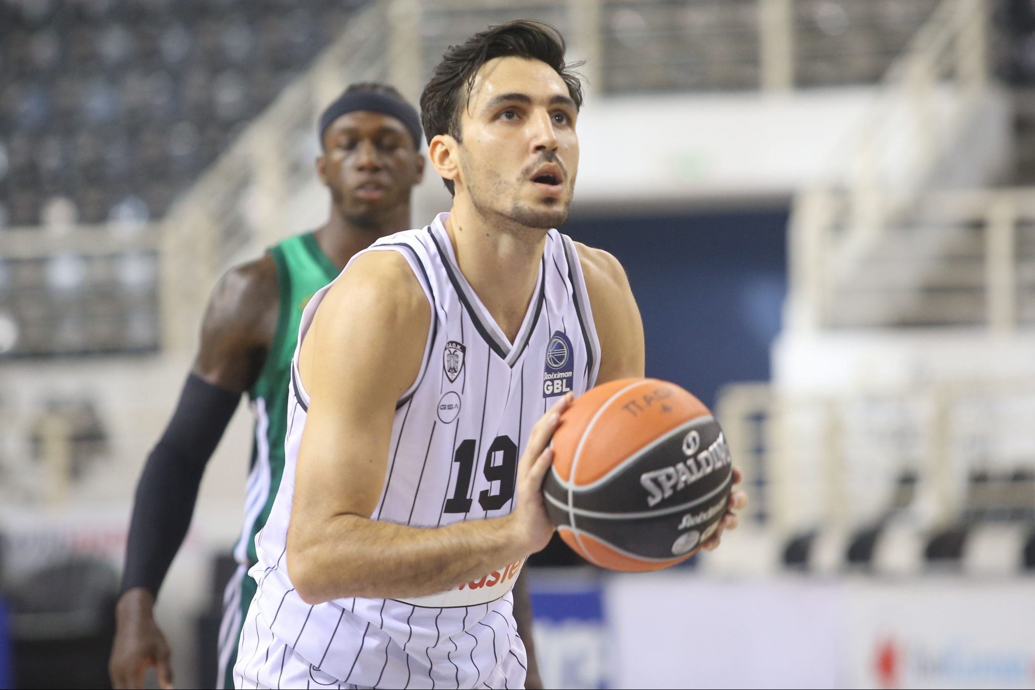 Η ΑΕΚ βρίσκεται σε επαφές με τον Κατσίβελη