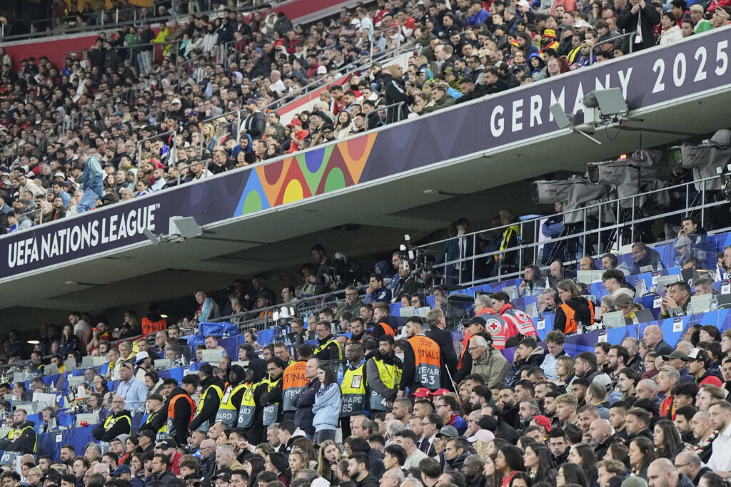 Τραγωδία στην «Allianz Arena»: Φίλαθλος σκοτώθηκε μετά από πτώση από την κερκίδα στο Πορτογαλία – Ισπανία