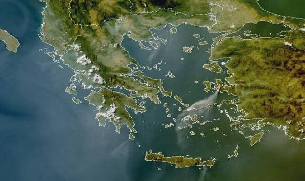 Καπνοί πάνω από τη χώρα – Δορυφορική εικόνα από τις φωτιές στην Ελλάδα