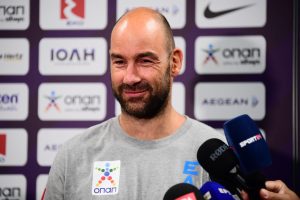 Σπανούλης για Ρογκαβόπουλο: «Ρωτήστε τον ίδιο – Ξέρετε πολλούς 23χρονους να μην θέλουν να είναι στην Εθνική;»
