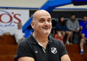 Σφακιανάκης για το ματς με το Αρκαλοχώρι: “Ο Όμιλος Φιλάθλων Ηρακλείου συγχαίρει την Αναγέννηση για την επιστροφή της”