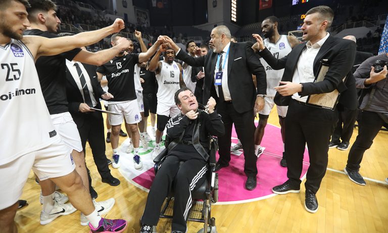 Ο Άρης Betsson προσκάλεσε στο Αλεξάνδρειο τον φίλαθλο του ΠΑΟΚ, Γιαννάκη και τους γονείς του Άλκη Καμπανού