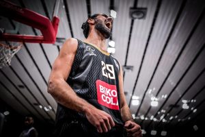 Ο Καραγιαννίδης, τα δύο «εμφατικά» double double και ο Ολυμπιακός που «τρίβει» τα χέρια του (vids)