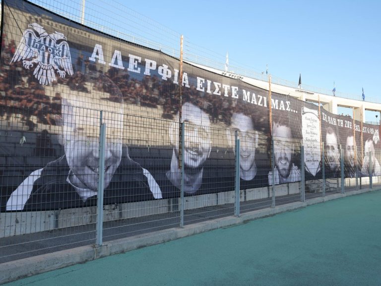 Video | Συγκλονιστικές στιγμές: Ο κόσμος του ΟΦΗ τίμησε τα αδικοχαμένα Αετόπουλα