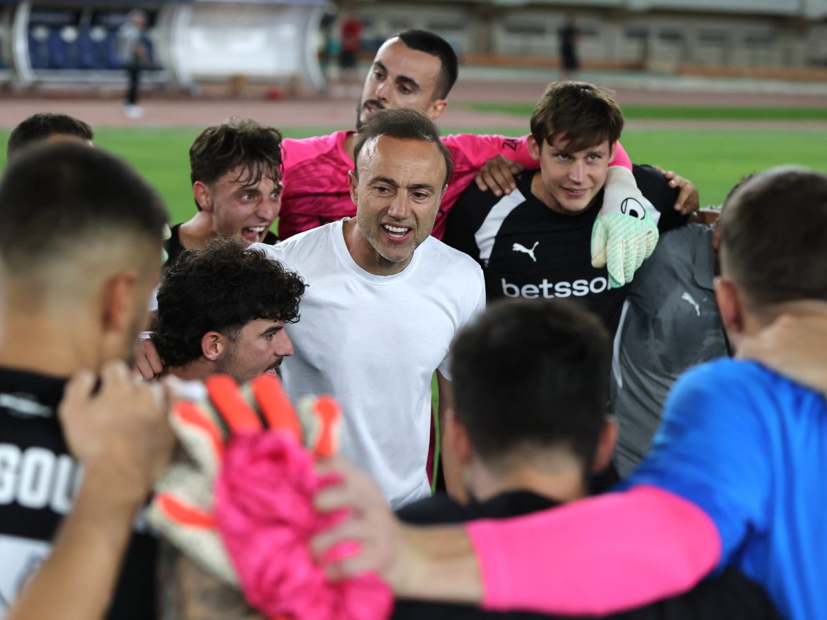 Κόντης: “Δεν τελείωσε τίποτα, έμεινε ακόμα ένα ημίχρονο – Ν’ αντέξουμε στην Βουλγαρία”