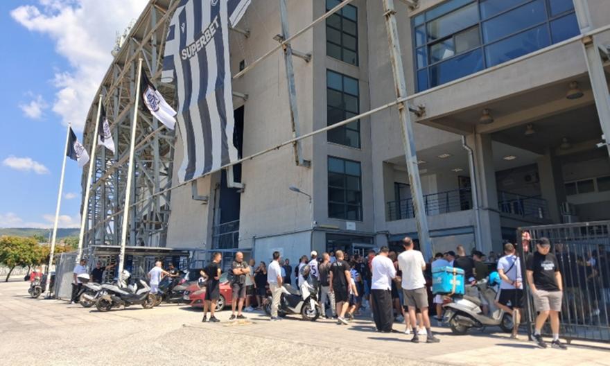 Κατάληψη από τους οπαδούς του ΠΑΟΚ στην Τούμπα!- Το πανό που αναρτήθηκε