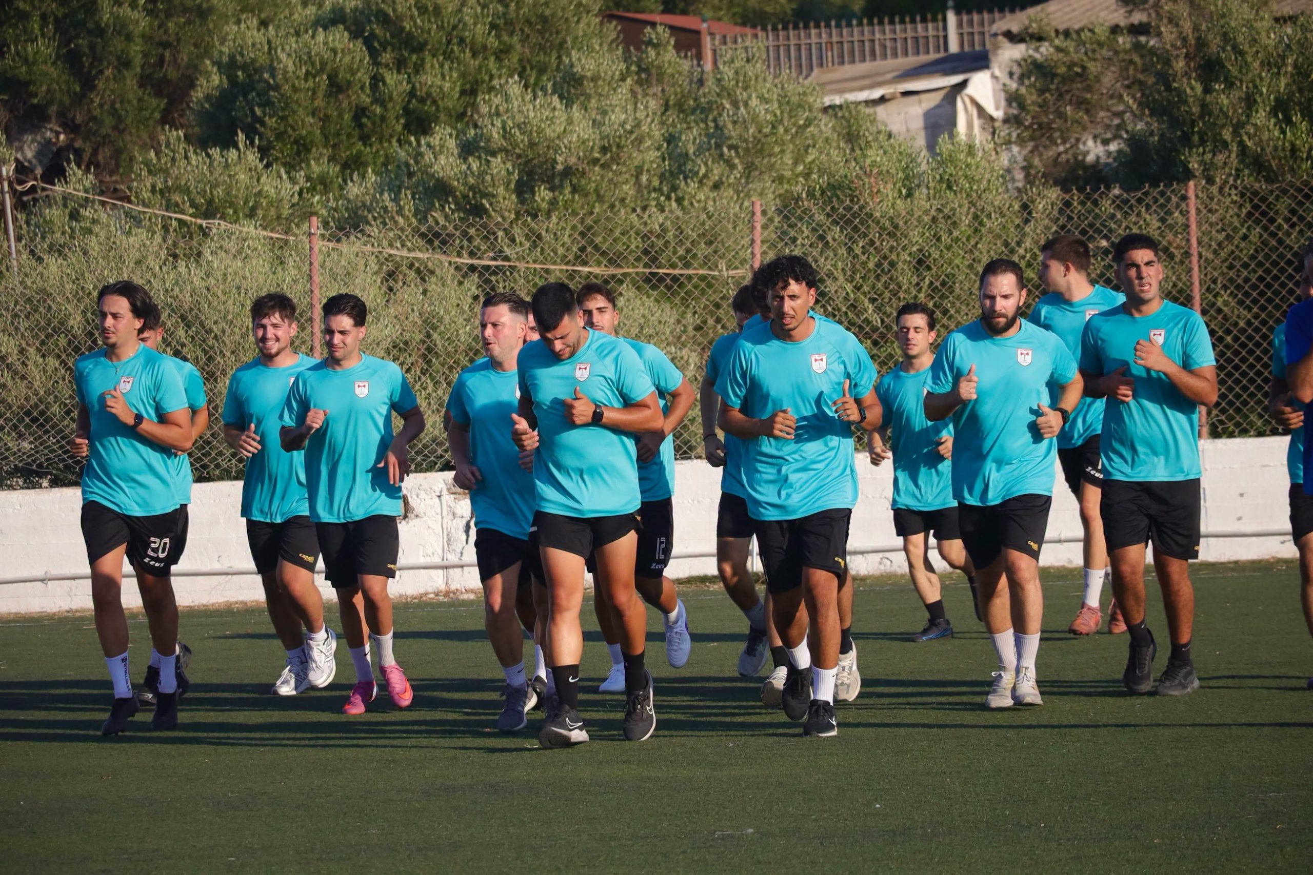 Pics | Σε εξαιρετικό κλίμα η “πρώτη” της Μινωικής