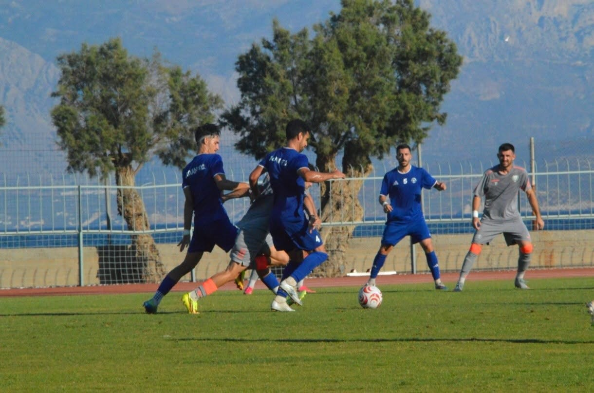 ΑΟΑΝ-Γιούχτας 0-1: Με σκόρερ τον Μάνο οι Αρχανιώτες πέρασαν από τον Άγιο Νικόλαο