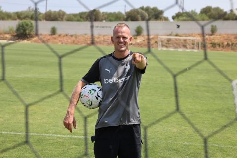 Pics | Οι πρώτες στιγμές του Ντίκμαν με τα “ασπρόμαυρα”