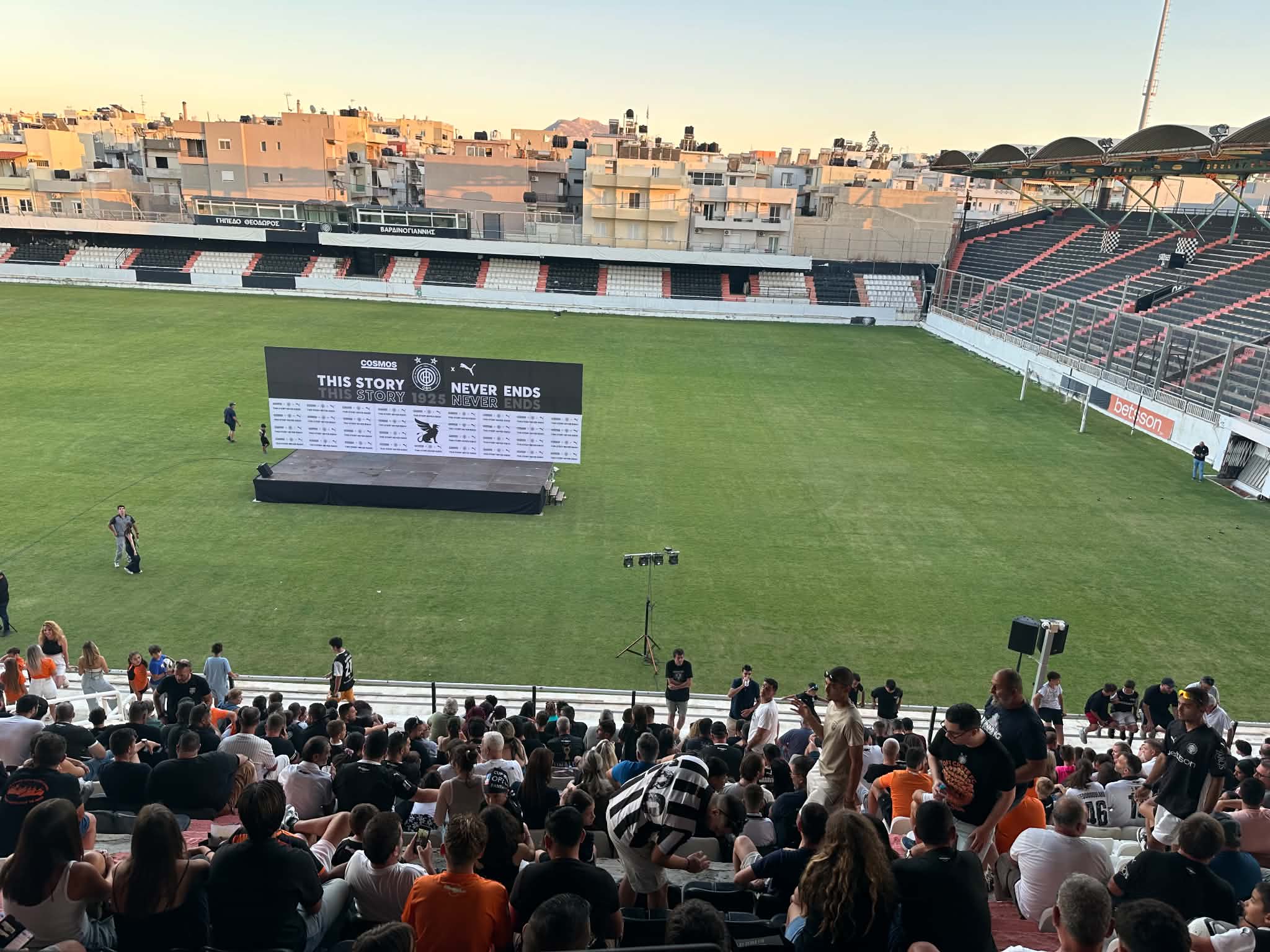 Κατάμεστο το “Γεντί Κουλέ” για τους Υπεπρωταθλητές Ελλάδας – Το αδιαχώρητο στις θύρες 8, 9!