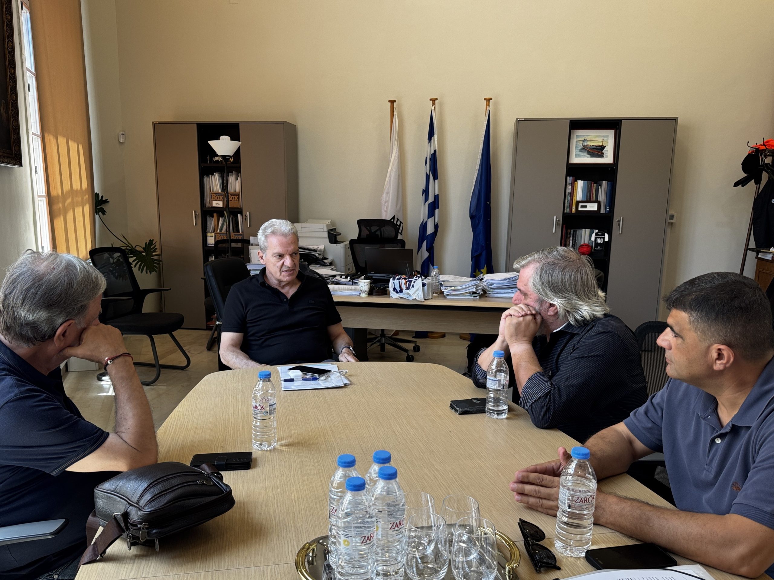 Συνάντηση του Δημάρχου Ηρακλείου με τη Διοίκηση του Ερασιτέχνη ΟΦΗ