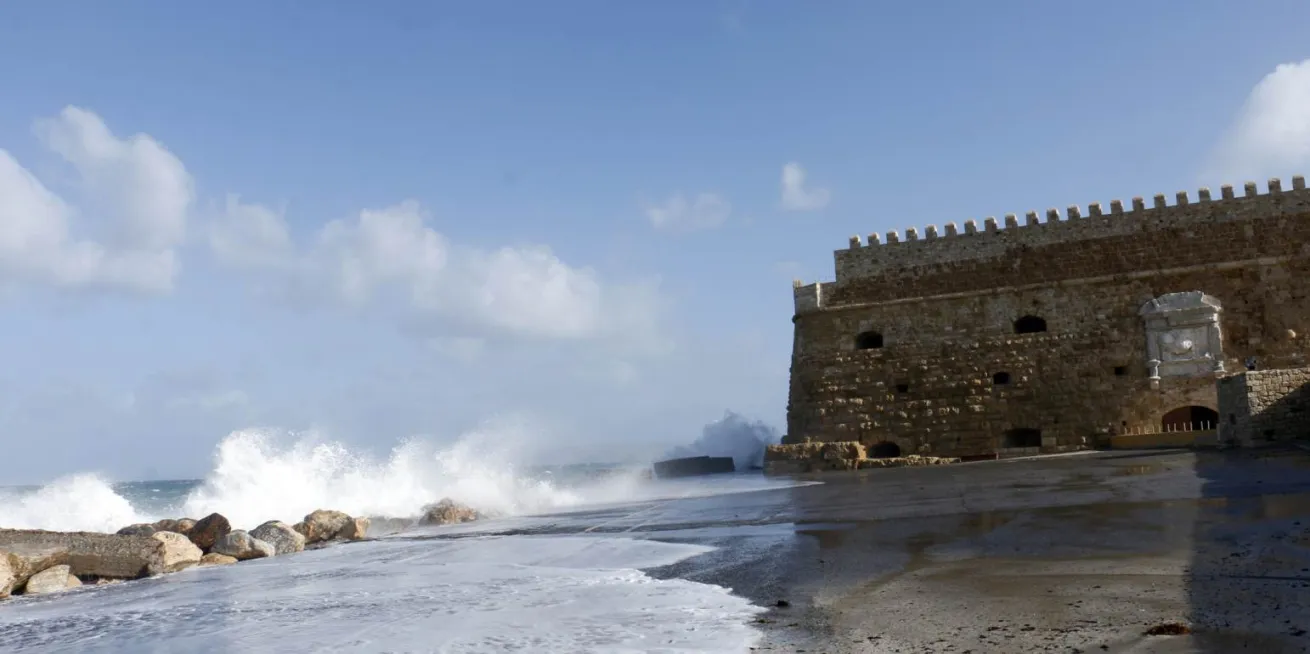 Ριπές άνω των Ριπές άνω των 100 χλμ./ώρα αναμένονται στην Κρήτη τις επόμενες ώρες