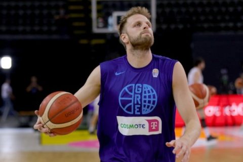 Νοκ άουτ για τα ματς της Εθνικής ο Χαραλαμπόπουλος