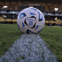 Super League: Τα φώτα στο ντέρμπι «αιωνίων» στο Φάληρο