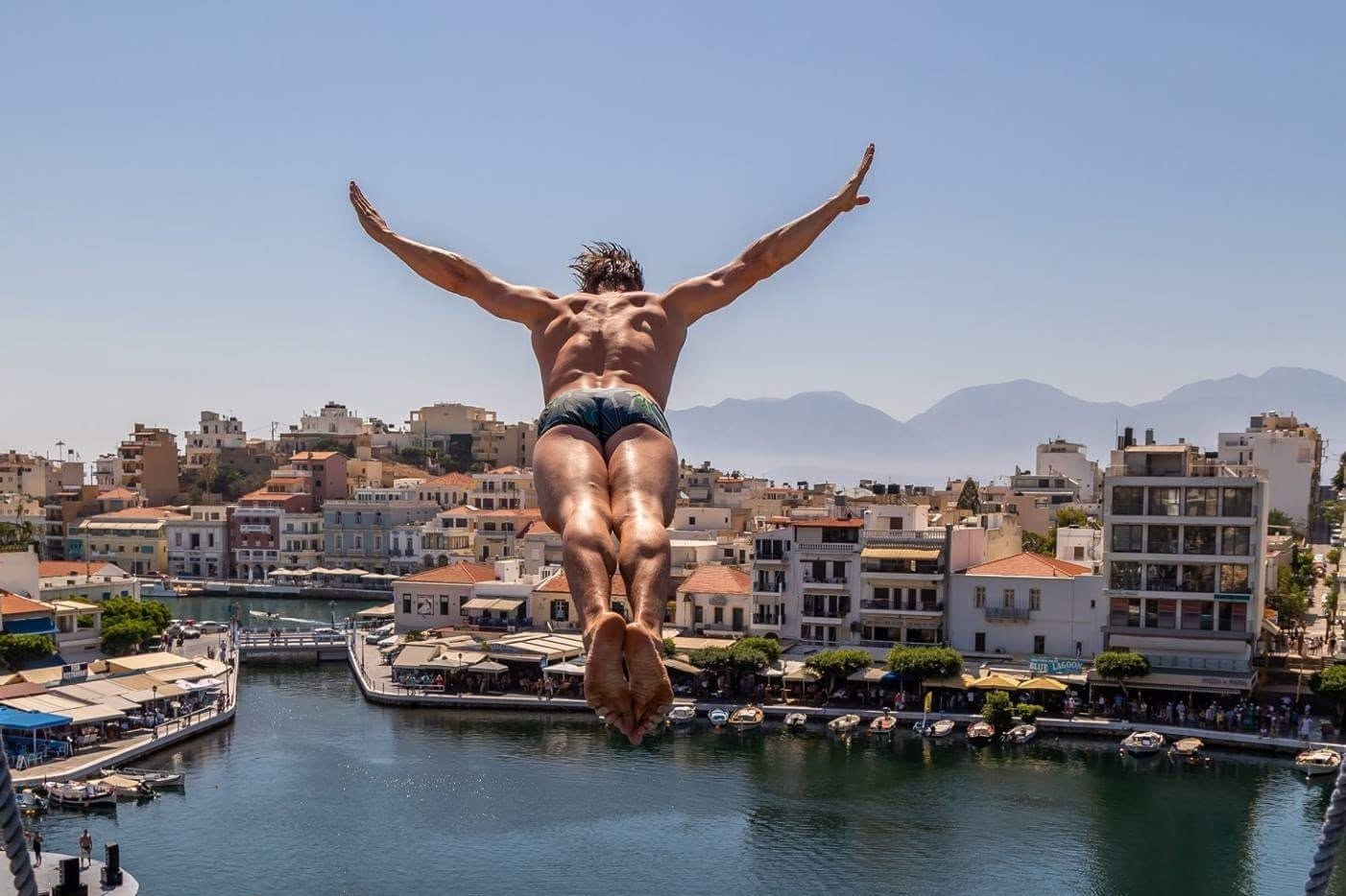 Cliff Diving 2026: Παρουσιάζεται στον Άγιο Νικόλαο η μεγάλη διεθνής διοργάνωση