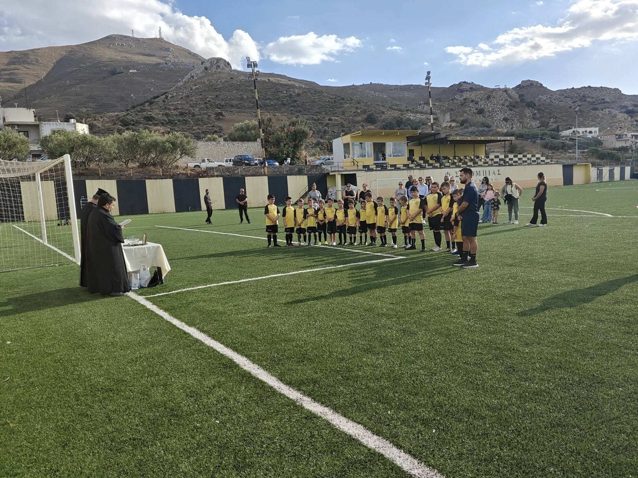 Πραγματοποιήθηκε ο αγιασμός στην ακαδημία του Κόρακα
