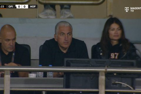 Video | ΟΦΗ – Χόφενχαϊμ: Ο Μιχάλης Μπούσης παρακολουθεί το παιχνίδι