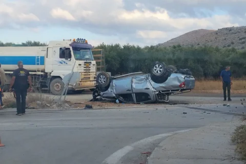 Τροχαίο στο Καστέλι: Στο νοσοκομείο 30χρονος μετά τη σύγκρουση φορτηγού με αγροτικό