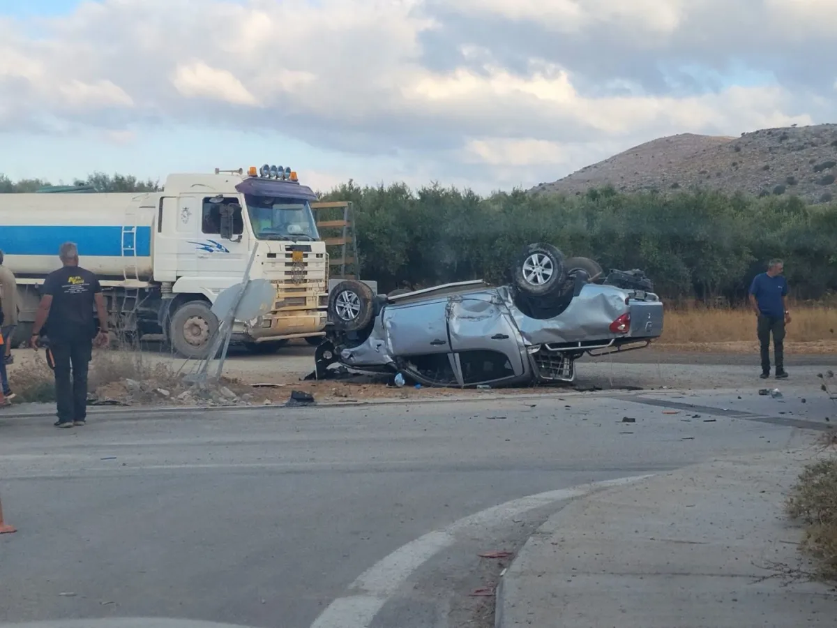 Τροχαίο στο Καστέλι: Στο νοσοκομείο 30χρονος μετά τη σύγκρουση φορτηγού με αγροτικό