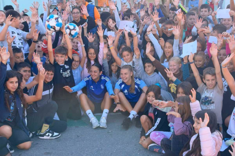 Επισκέφτηκε δημοτικά σχολεία στο Ηράκλειο η Εθνική Γυναικών!