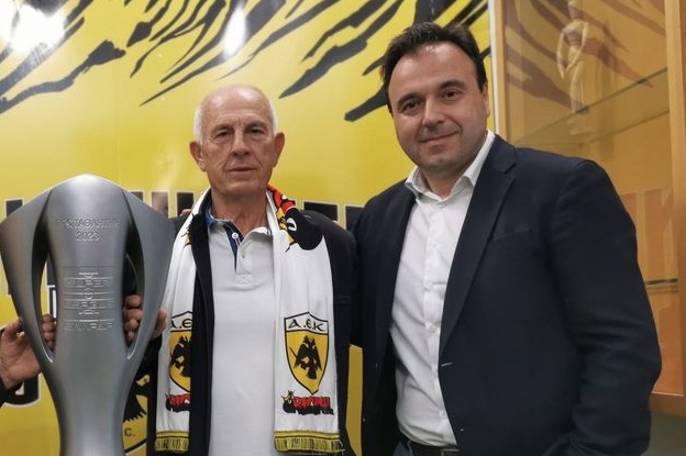 Video | Η ατάκα του Δημήτρη Παπαστεργίου για το πέναλτι της Σαχτάρ κόντρα στην ΑΕΚ στον Politica 89.8: «Φαινόταν από το… διάστημα;»